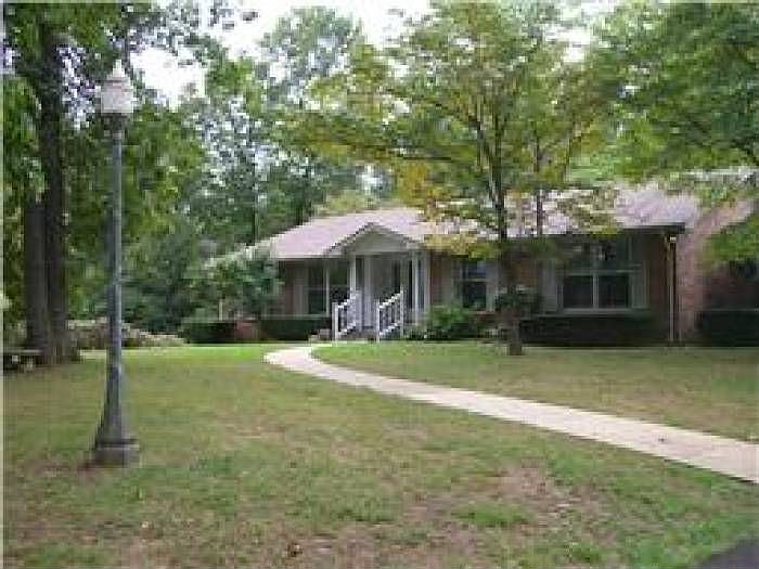 3226 Robercrest Road