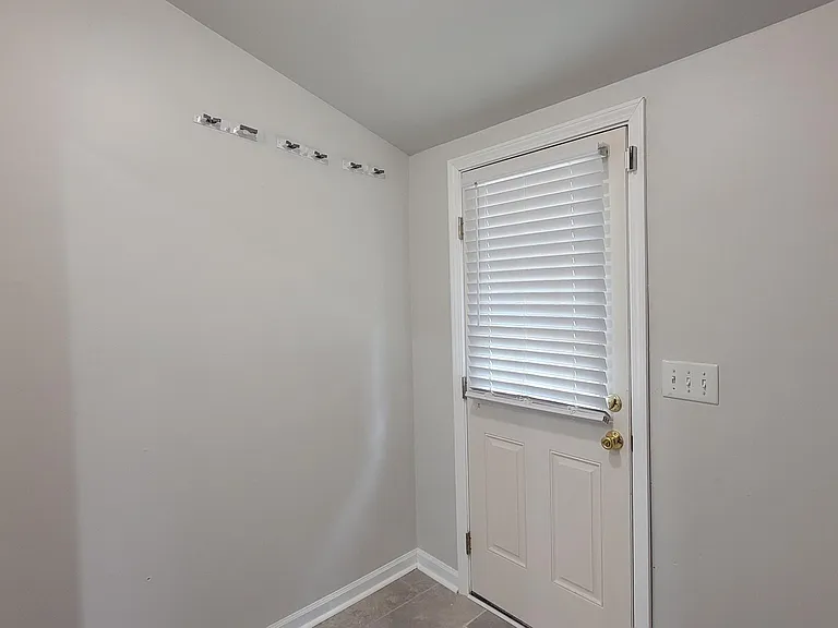 306 W Enterprise St — Photo 6