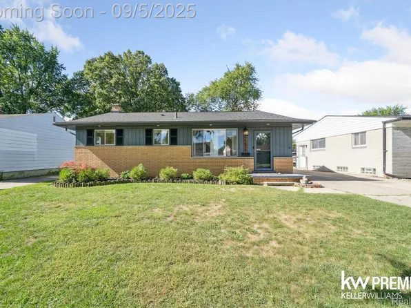 22836 Socia St, Saint Clair Shores, MI 48082