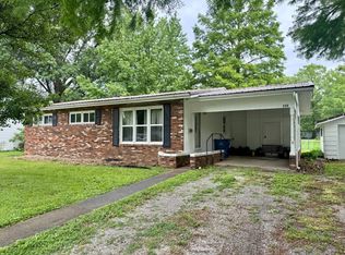 509 Shoreway Dr, Fairfield, IL 62837