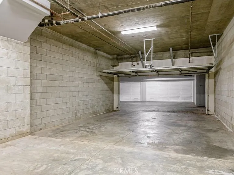 441 N Los Robles Ave #16 — Photo 20