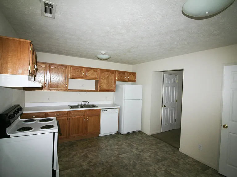 1500 N Willow Ave — Photo 5