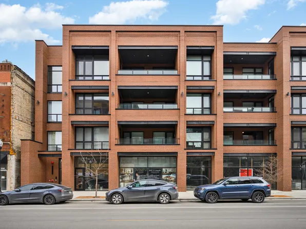 3037 N Lincoln Ave #204, Chicago, IL 60657