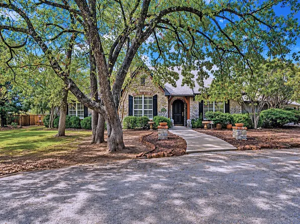 15 Oak Bluff Dr, Crossroads, TX 76227