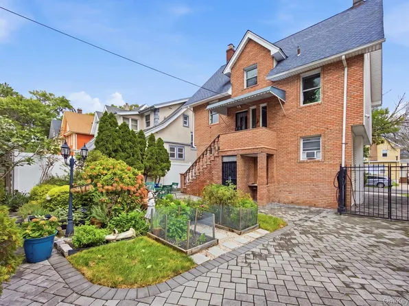 40-36 167, Flushing, NY 11358