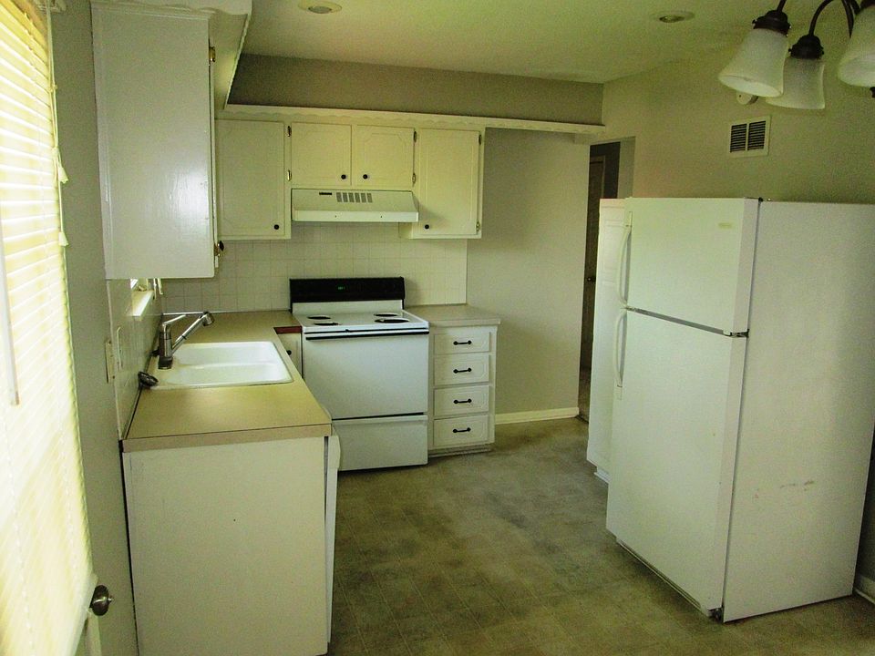 2nd image of 14114 W 94th Ter