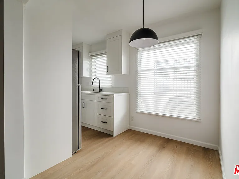1147 Horn Ave #5 — Photo 3