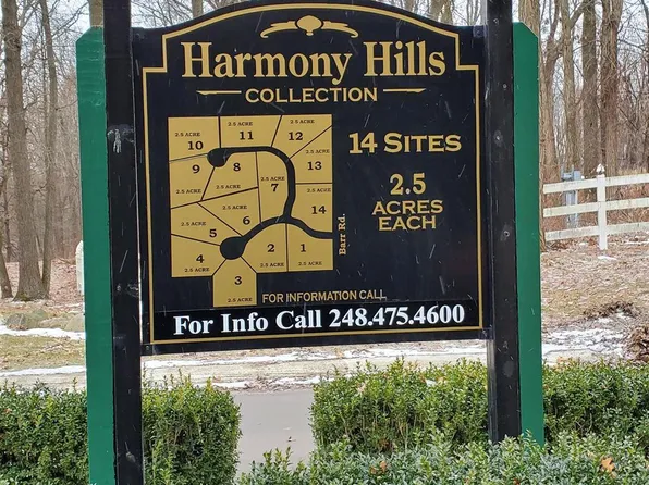750 E Harmony Hills Pkwy, Oxford, MI 48371
