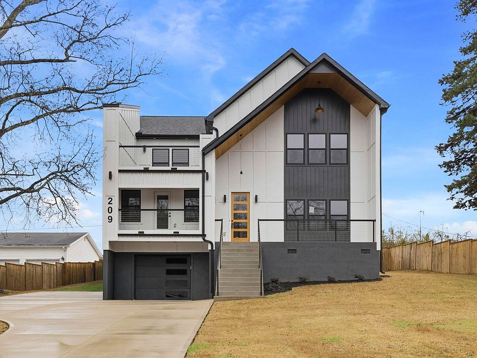 1st image of 209 Redmond Dr