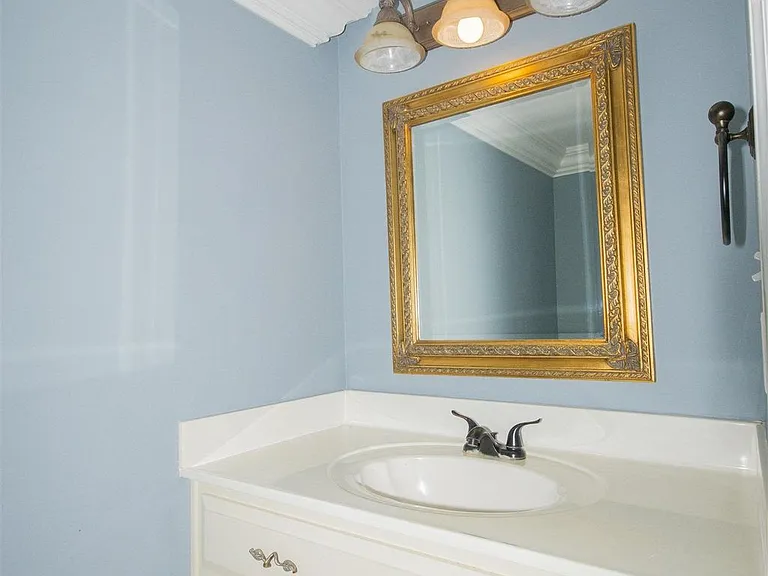 104 Lancaster Ct SW — Photo 34