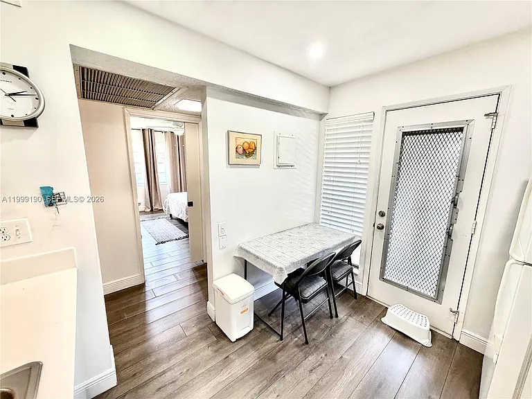 2707 Nassau Bnd #H2 — Photo 4