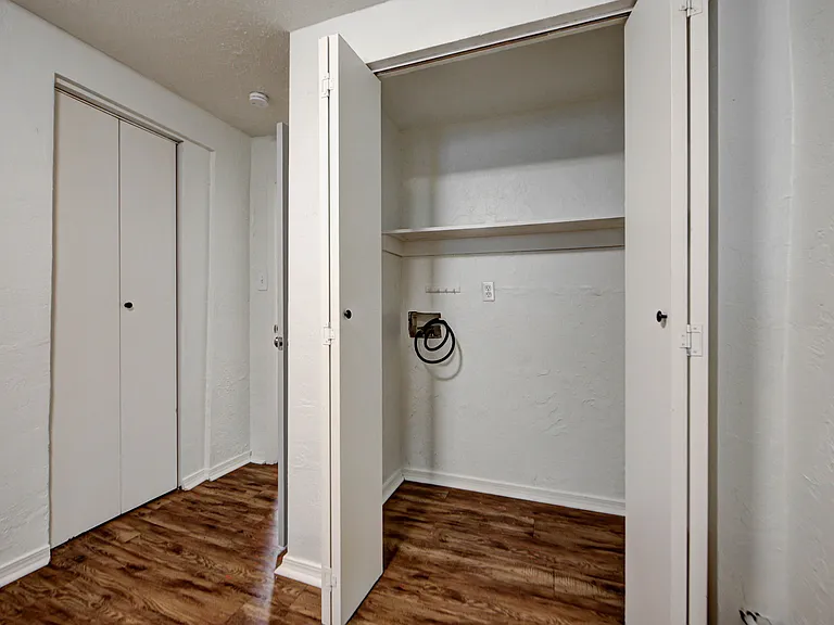 204 S Stewart Ave — Photo 21