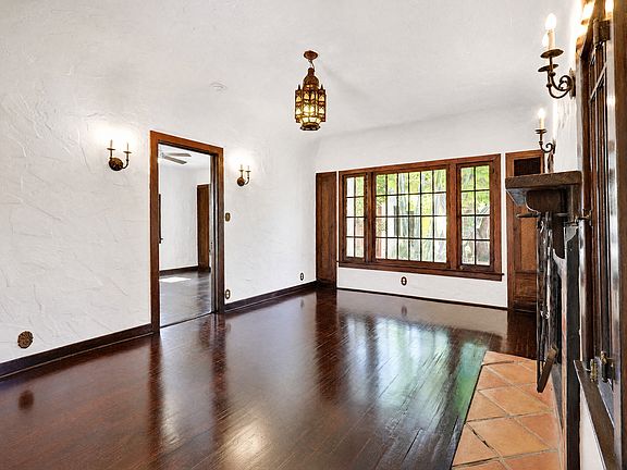 5th image of 22030 Covello St #A & B