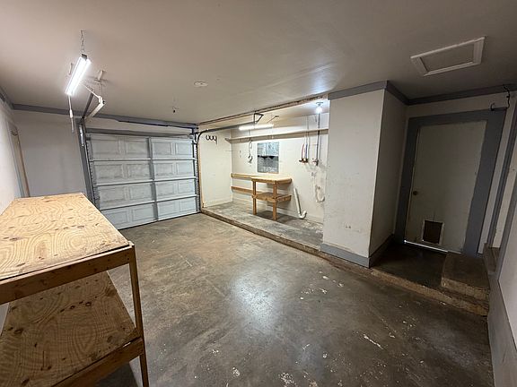 5th image of 715 Gregory Rd