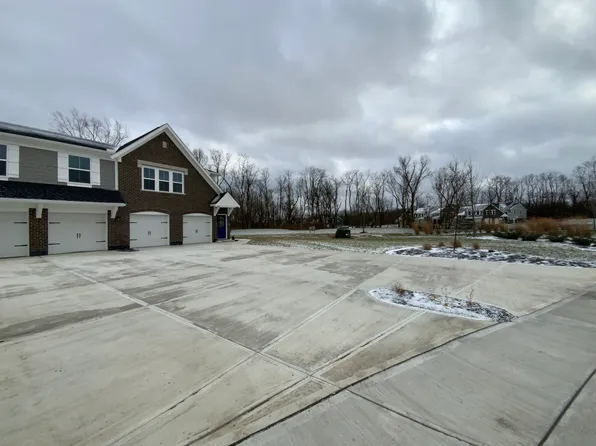 2749 Golden Leaf Dr #18-305, Beavercreek, OH 45431