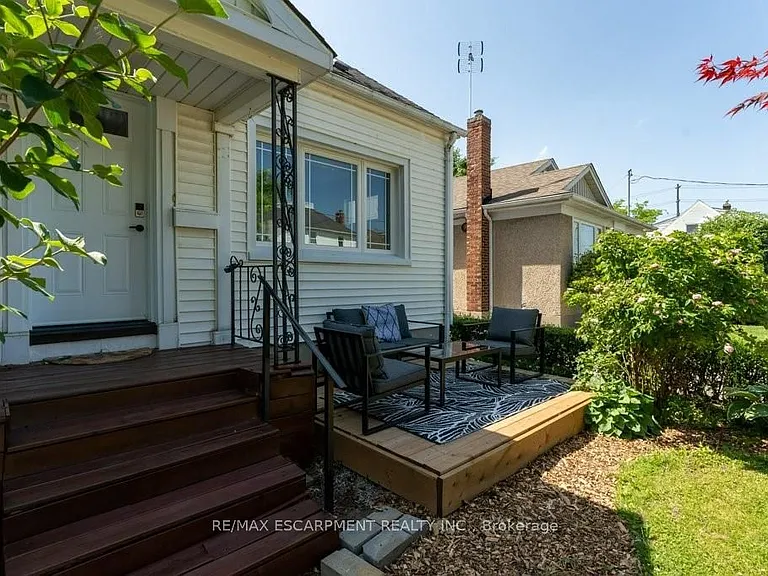 19 Columbia St — Photo 5