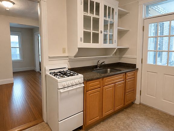 4th image of 7 Lothian Rd #21