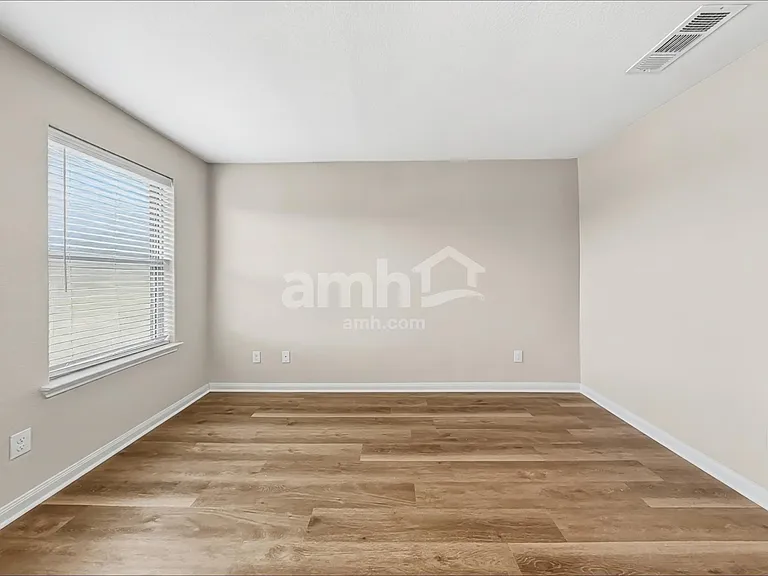 1012 Keystone Ct — Photo 11