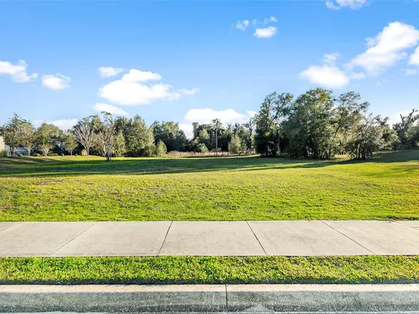332 Oak St #342, Lady Lake, FL 32159