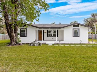 4462 E Riverside Dr, Fort Myers, FL 33905