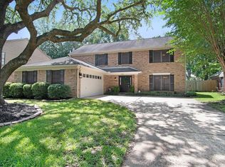 8422 Laurel Trails Dr, Houston, TX 77095