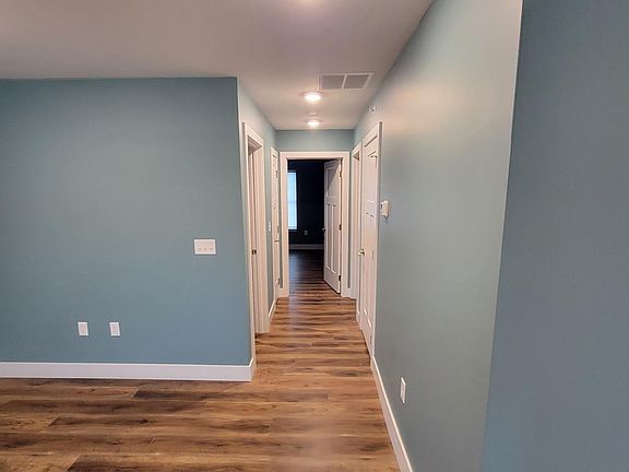 5th image of 109 S Washington St #1