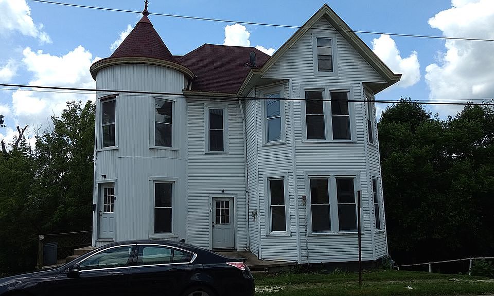 3 unit Apartment Building