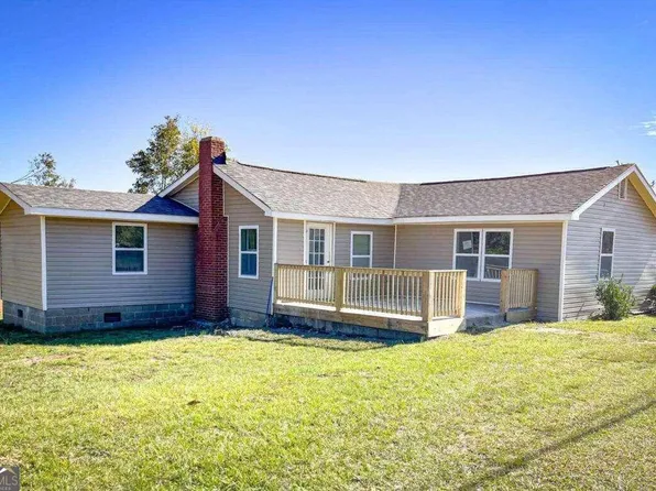 7797 Westpoint Rd, West Point, GA 31833