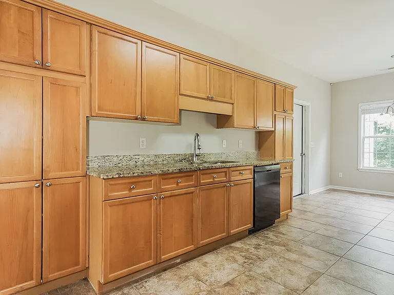 5741 Marchester Cir — Photo 7