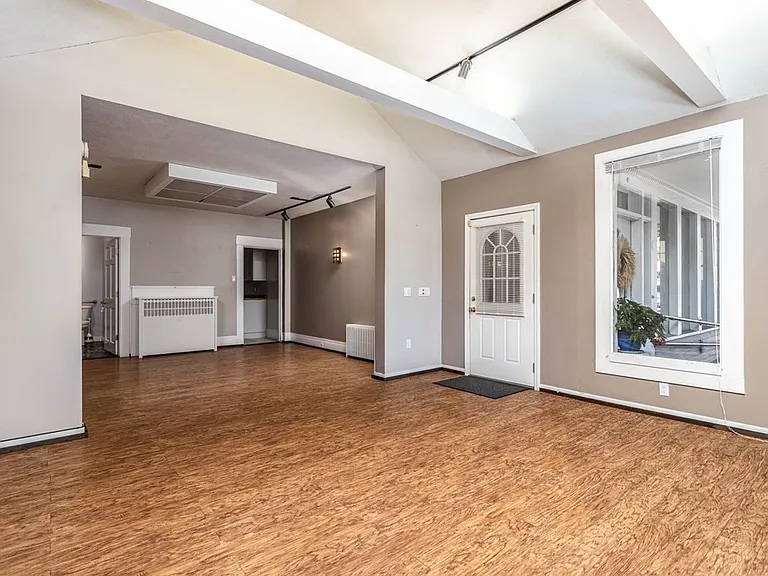 886 Main St #1 — Photo 3