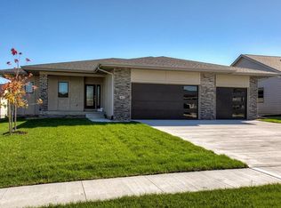 10678 NW 72nd Ln, Johnston, IA 50131