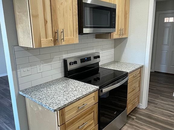 3rd image of 909 Tyler Ave NW