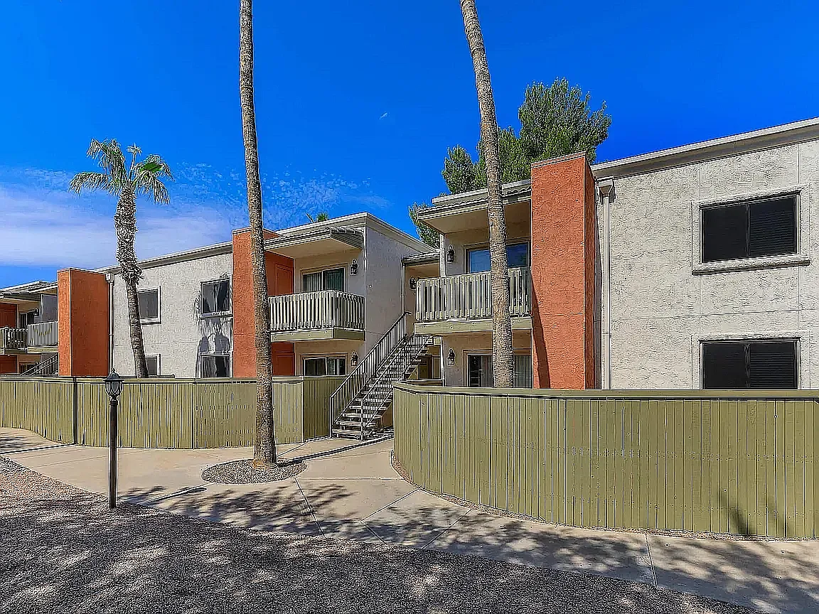 260 South Pantano Road — Photo 2