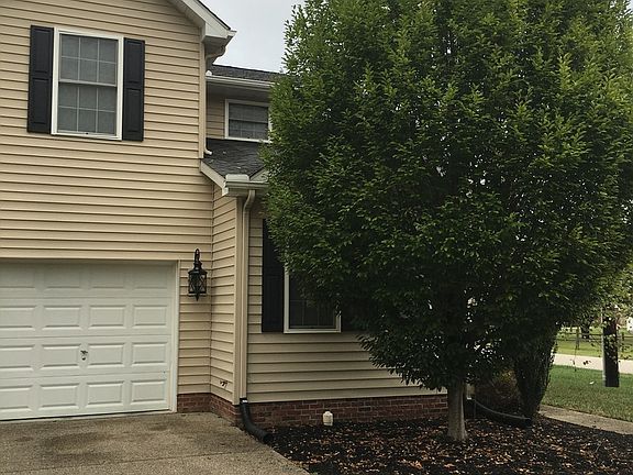 2nd image of 2 Blakeney Rose Ln