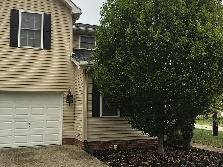 2 Blakeney Rose Ln — Photo 2