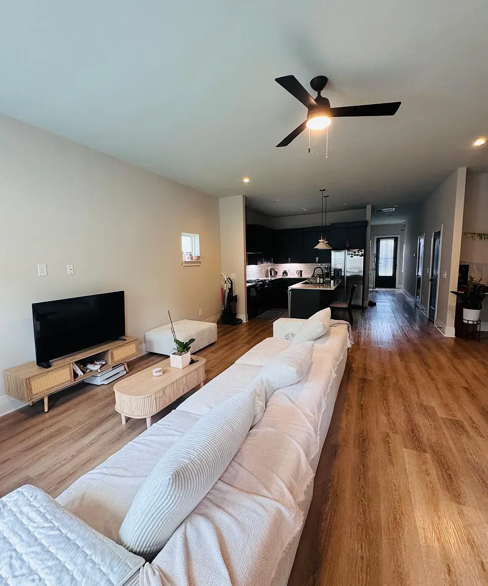 3 bed, 3.5 bath, 1856 sqft, $2,800 — Photo 4