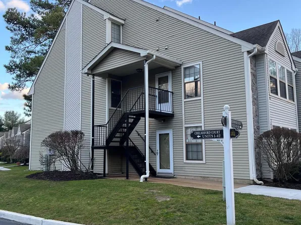48 Chelmsford Ct, Marlton, NJ 08053