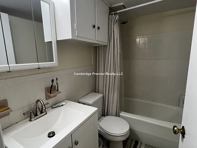 19 Cameron Ave #4 — Photo 16
