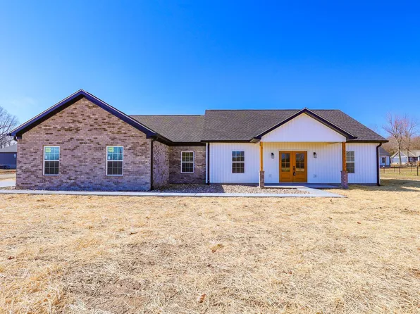 139 Ayly Estates Dr, Mayfield, KY 42066