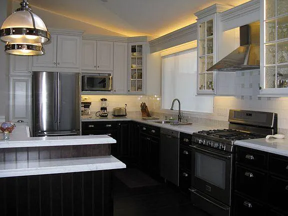 335 Bartlett St — Photo 19