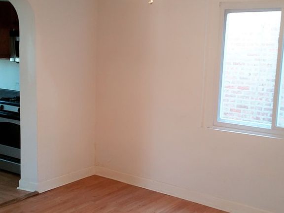 3rd image of 4109 N Ozark Ave