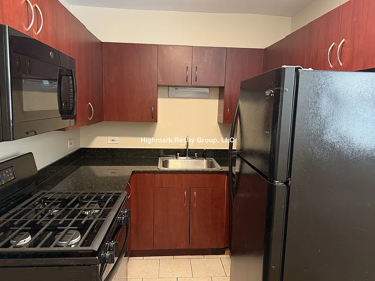2642 W Foster Ave #105C — Photo 11