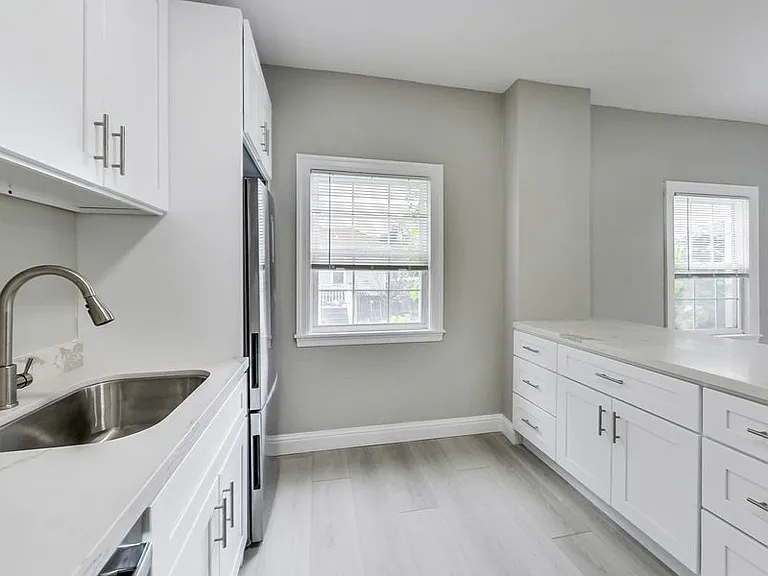 1824 Linden St #8 — Photo 5