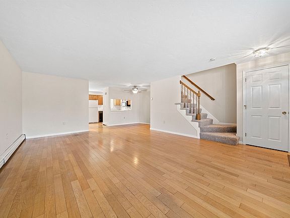 4th image of 60 Pattison St E #26