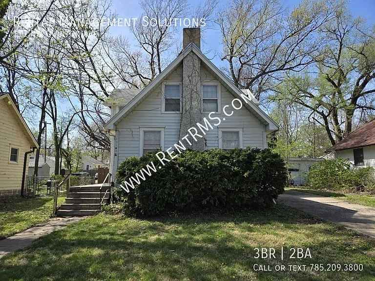 111 NW Quinton Ave — Photo 3