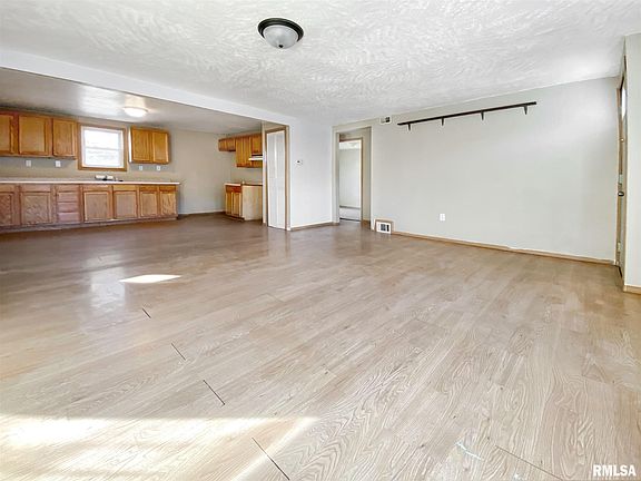 2nd image of 149 Maywood Ave
