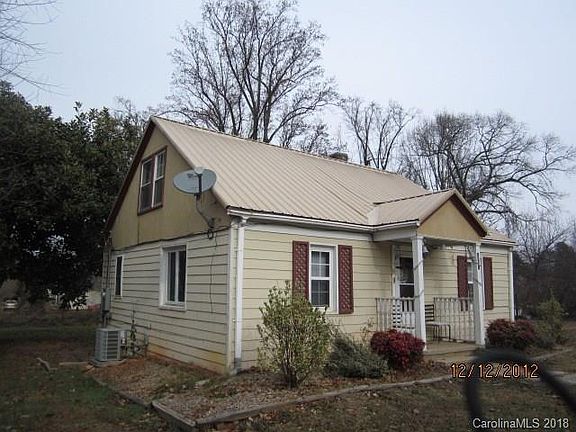 3rd image of 1901 E Cloaninger Ave