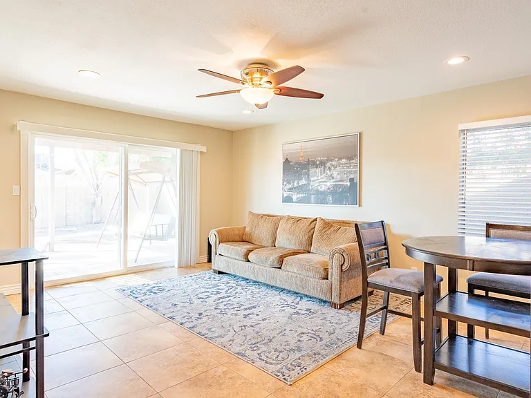2105 N Los Altos Dr #4 — Photo 1