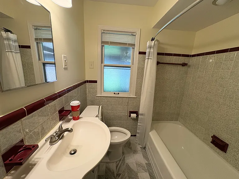 1726 Moran Ave — Photo 10