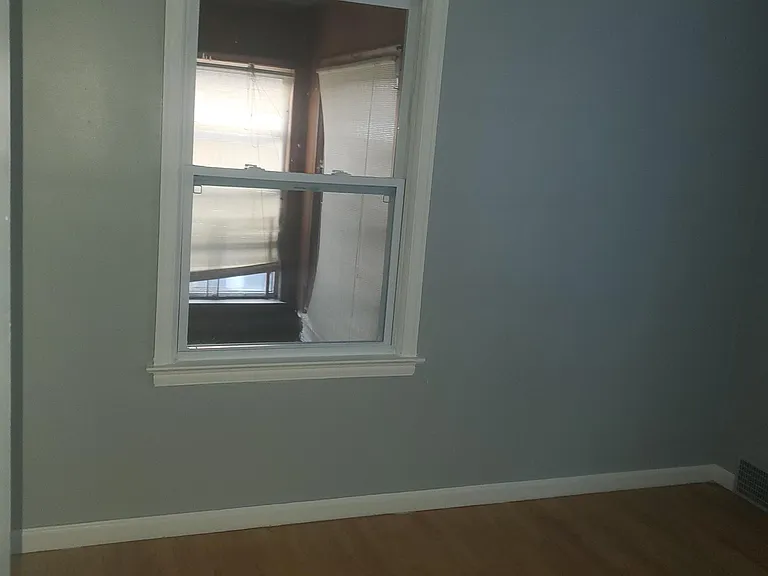 15736 Biltmore St — Photo 16